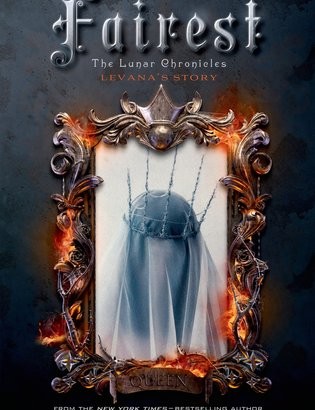 What happened in Fairest? (The Lunar Chronicles #3.5)