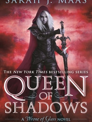 What happened in Queen of Shadows? (Throne of Glass #4)